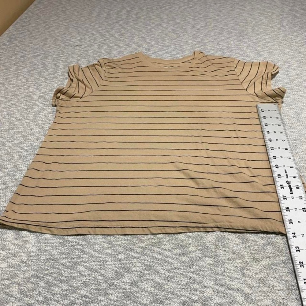 Universal Thread tan and brown striped t-Shirt women XL. SKU-B841#stripes